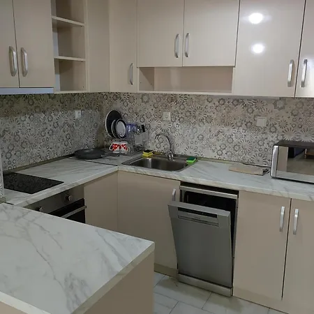 Двустаен Апартамент В Смирненски. До Селената Apartment Plowdiw